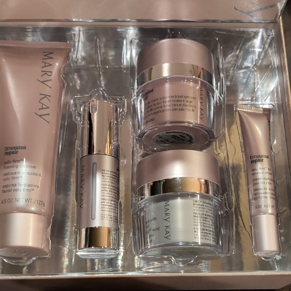 Mary Kay TimeWise Repair Skincare Set - Pink and Silver